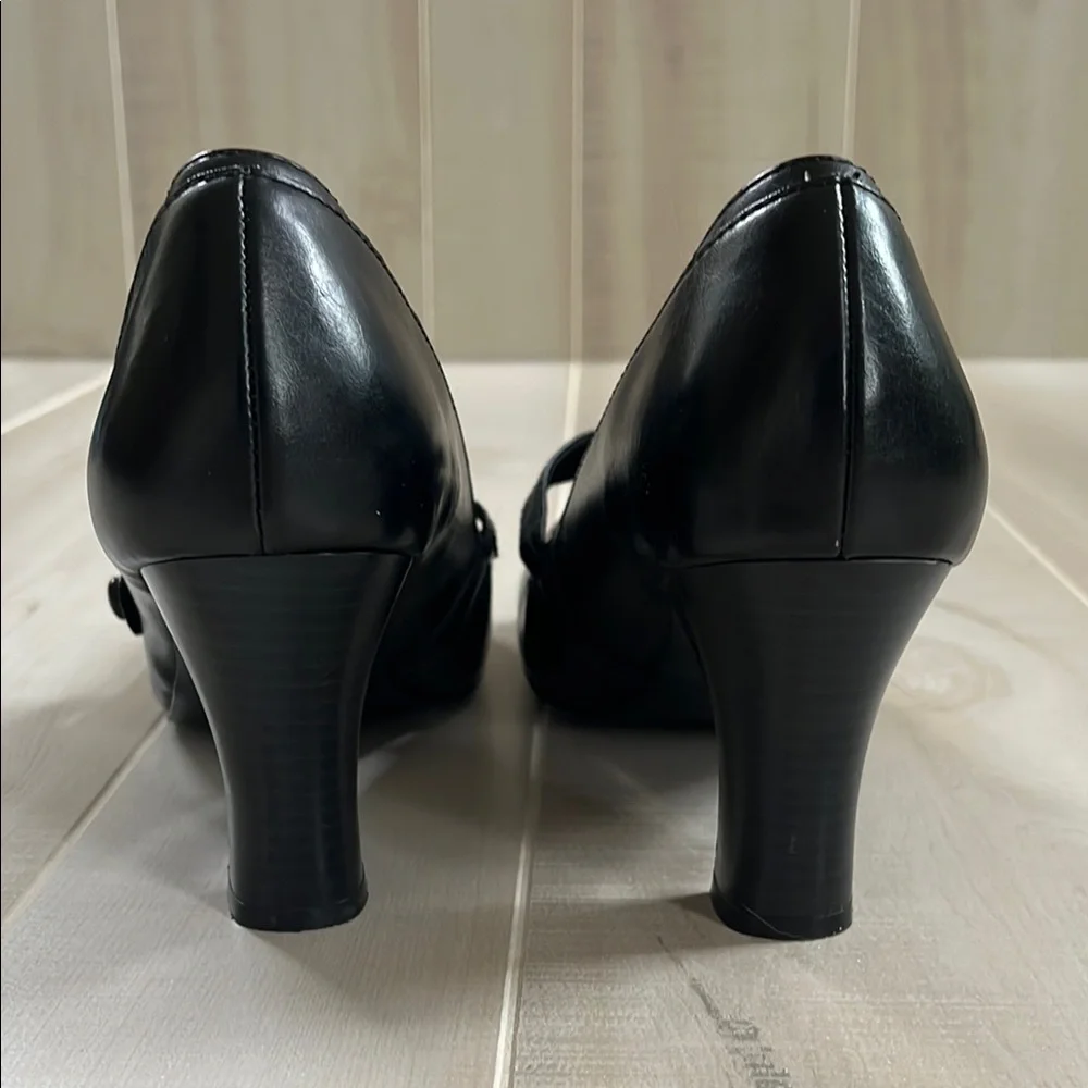 Black Mary Jane Heels size 10 Classic, Timeless & Versatile. Retro Chic - Picture 3 of 6